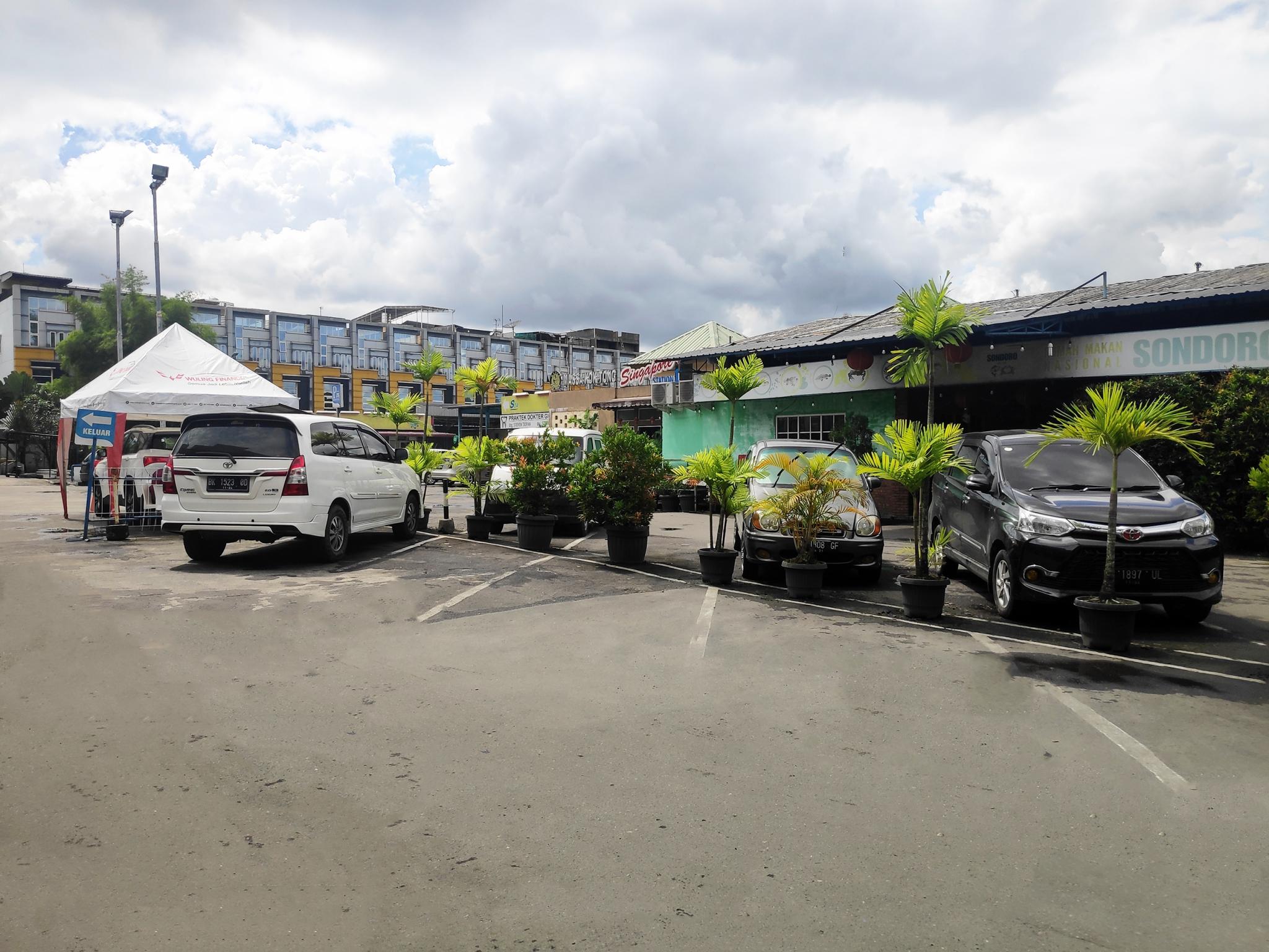 Urbanview Os Residence Medan By Reddoorz Ngoại thất bức ảnh